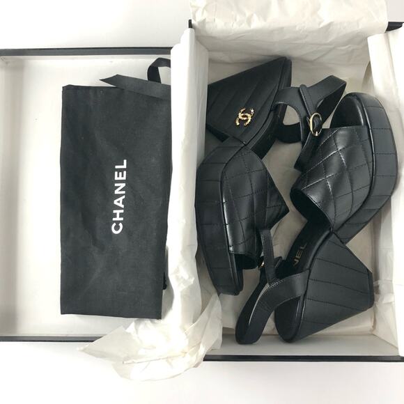 NIB Chanel 2024 Quilted Lambskin CC Logo Black Platform Wedge Sandals 39 - Picture 13 of 13